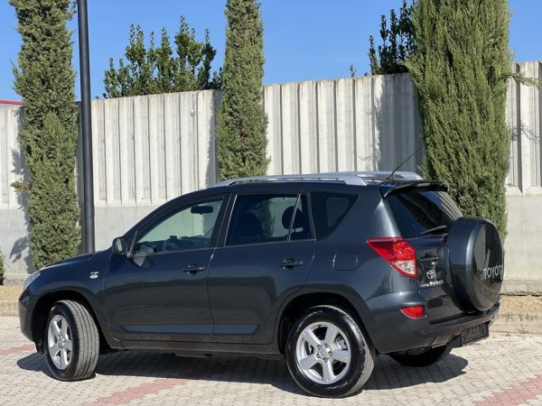 TOYOTA RAV 4 - 2.2 NAFTE 👉 2008 👈 KAMBIO MANUALE - 6.250 €