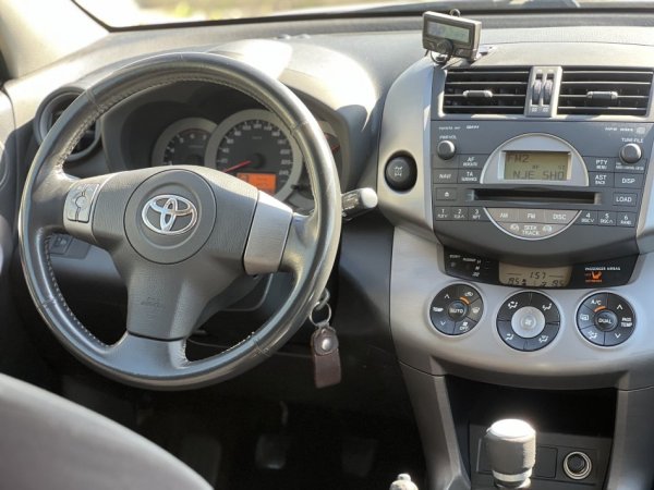 TOYOTA RAV 4 - 2.2 NAFTE 👉 2008 👈 KAMBIO MANUALE - 6.250 €