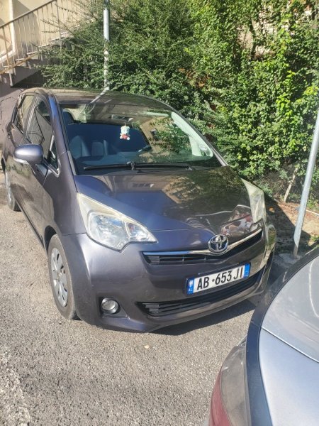 Tirane, shes Toyota Verso S 1.4 Nafte gri e erret automatik Kondicioner 160.000 km