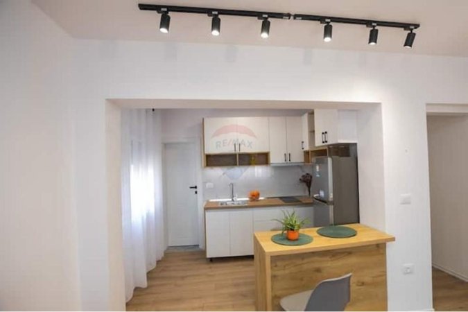 jepet me qera apartament 1+1 Kati 5, 60 m² 600 € (Rruga e Dibrës - Selvia)