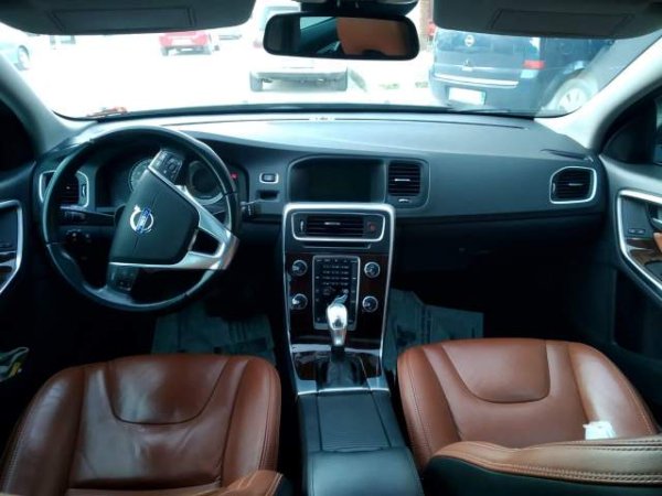 Tirane, shitet makine Volvo S60 Viti 2013, 9.600 Euro