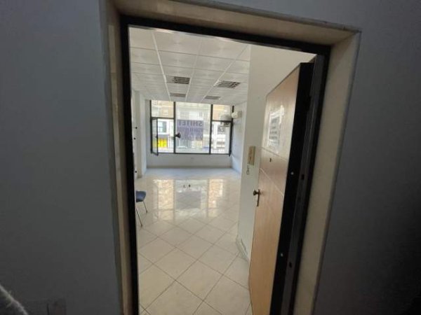 Tirane, shitet dyqan Kati 1, 31 m² 45.000 Euro (don bosko)