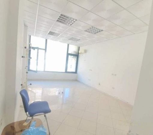 Tirane, shitet dyqan Kati 1, 31 m² 45.000 Euro (don bosko)