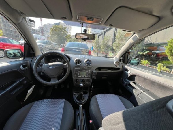 Tirane, shes makine Ford Fusion Nafte, blu manuale Kondicioner 186 km 2.800 €