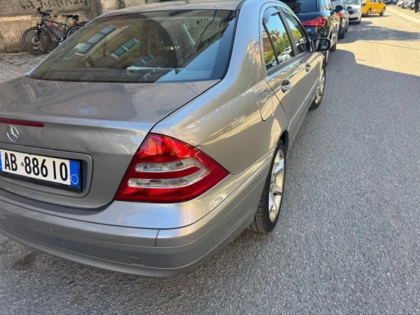 Tirane, shes makine MERCEDES BENZ C-CLASS 220 SPORT E DITION Nafte, gri metalizato automatik Klima 206.379 km