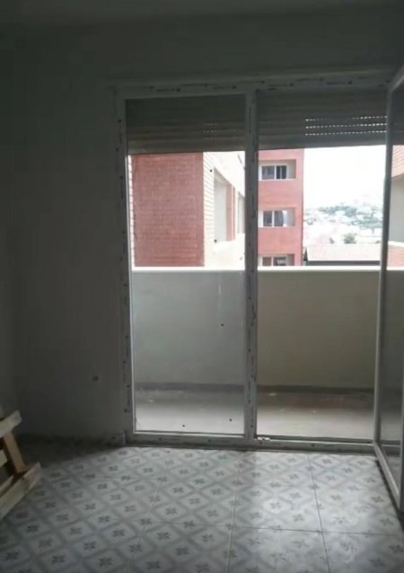Shqiperi, jepet me qera apartament 1+1+Ballkon Kati 10, 65 m² 300 € (Yzberisht)