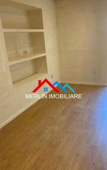 Tirane, jepet me qera 2+1 Kati 2, 95 m² 950 € (Rruga e Kavajes)