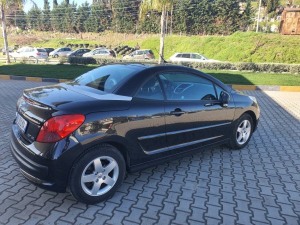 Fier, shes makine Peugeot 207 CC 1.6 Automat Klima Benzin, e zeze automatik Klima 119.000 km 1 €