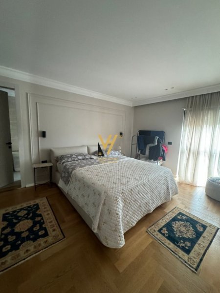 Tirane, shitet apartament 3+1+Ballkon Kati 5, 214 m² 530.000 € (BLLOKU)