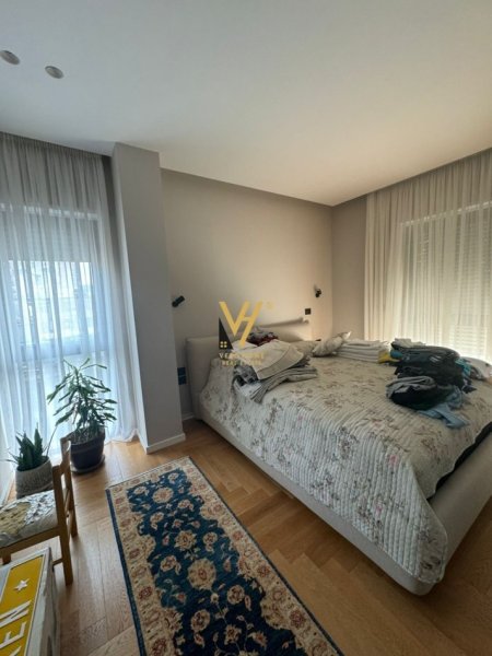 Tirane, shitet apartament 3+1+Ballkon Kati 5, 214 m² 530.000 € (BLLOKU)