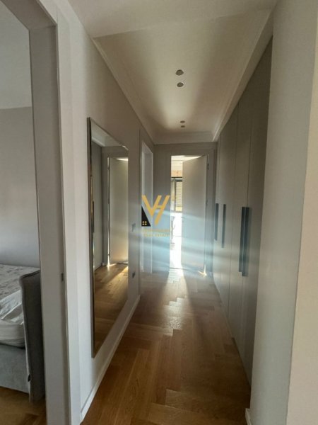 Tirane, shitet apartament 3+1+Ballkon Kati 5, 214 m² 530.000 € (BLLOKU)