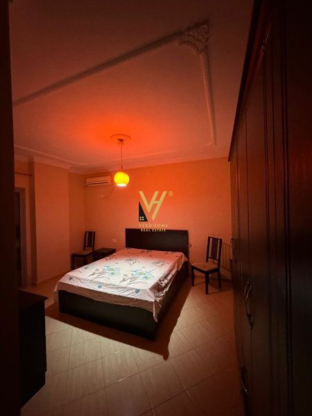 Tirane, jepet me qera apartament 1+1+Ballkon Kati 1, 70 m² 400 € (CASA ITALIA)
