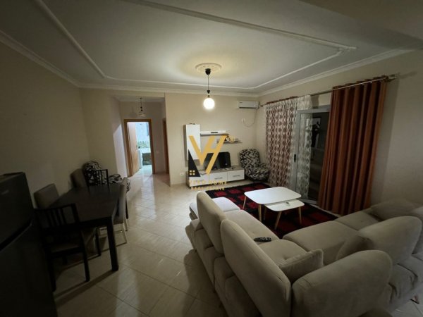 Tirane, jepet me qera apartament 1+1+Ballkon Kati 1, 70 m² 400 € (CASA ITALIA)