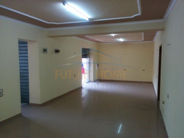 Tirane, shitet ambjent biznesi Kati 0, 51 m² 70.000 € (Rruga Kongresi i Manastirit, Oxhaku)