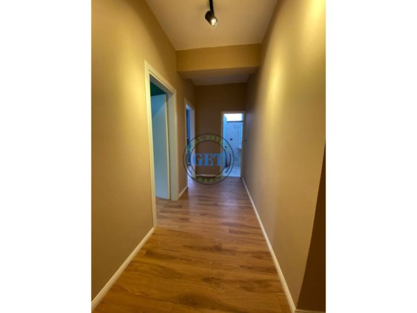 Durres, jepet me qera apartament 2+1 Kati 2, 85 m² 400 € (Spitali)