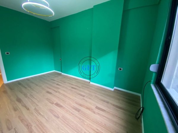 Durres, jepet me qera apartament 2+1 Kati 2, 85 m² 400 € (Spitali)