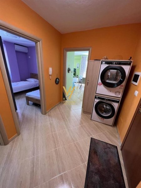Tirane, jepet me qera apartament 2+1+Ballkon Kati 7, 80 m² 900 € (STACIONI I TRENIT)