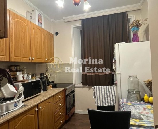 Tirane, jepet me qera apartament 2+1 Kati 2, 90 m² 500 € (Laprake)
