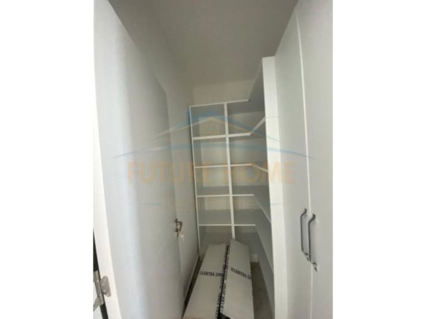 Durres, jepet me qera apartament 1+1 Kati 12, 89 m² 750 € 