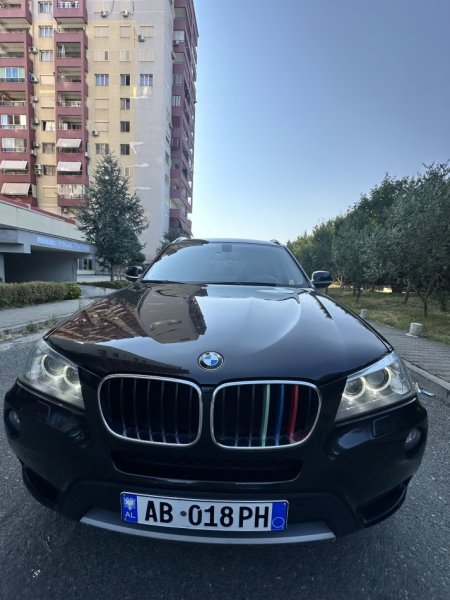 Tirane, shes SUV | Fuoristrad | Xhip BMW X3 Nafte, e zeze automatik Kondicioner 178 km 12.500 €