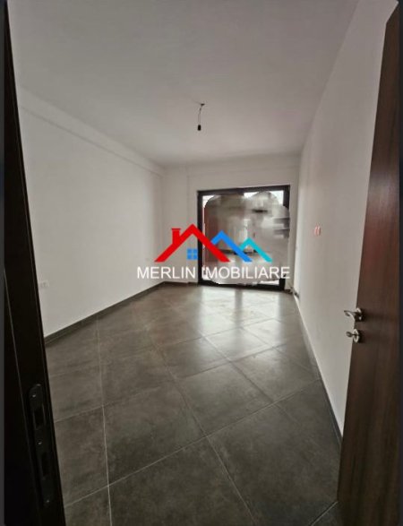 Tirane, shitet apartament 2+1 Kati 7, 93 m² 185.000 € (RRUGA E DIBRES)