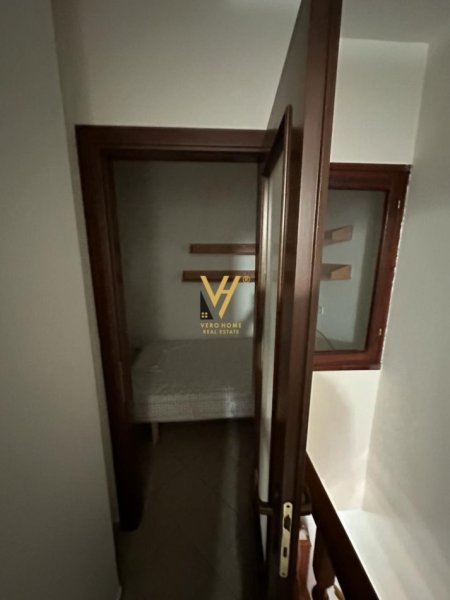 Tirane, jepet me qera apartament 2+1+Aneks+Ballkon Kati 5, 97 m² 600 € (RRUGA E ELBASANIT)