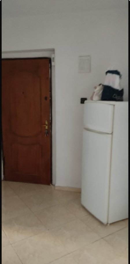 JEPET ME QERA  1+1 E KOMPLETUAR TOTALISHT TE ISH/RESTORANT DURRESI NE UNAZE