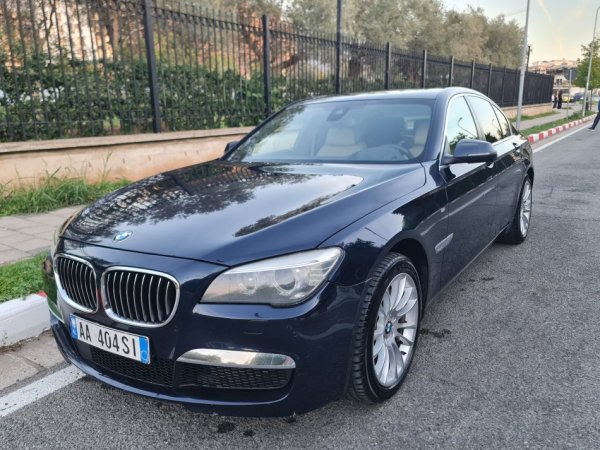 Urgjent!!! Tirane, shes BMW Seria 730D XDrive, viti 2015, 19.900 € i diskutueshem