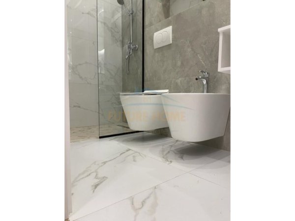 Tirane, jepet me qera apartament 1+1+Ballkon Kati 3, 70 m² 900 € (RRUGA E KOSOVAREVE)