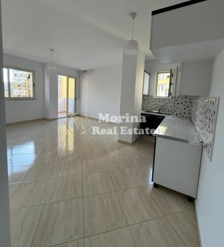 Tirane, jepet me qera apartament 2+1+Ballkon Kati 2, 115 m² 450 € (Astir)
