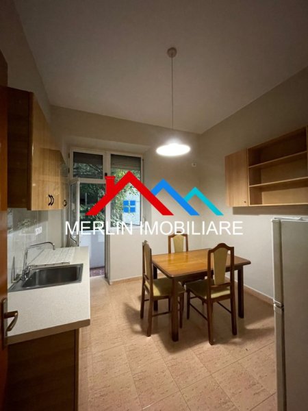Tirane, jepet me qera apartament 2+1 Kati 2, 84 m² 700 € (SHESHI WILLSON)