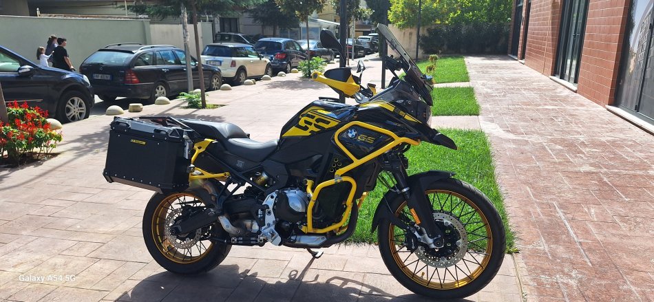 Tirane, shes Enduro BMW - GS 850 Adventure - Viti 2021 , e zeze 32.000 km 15.700 €