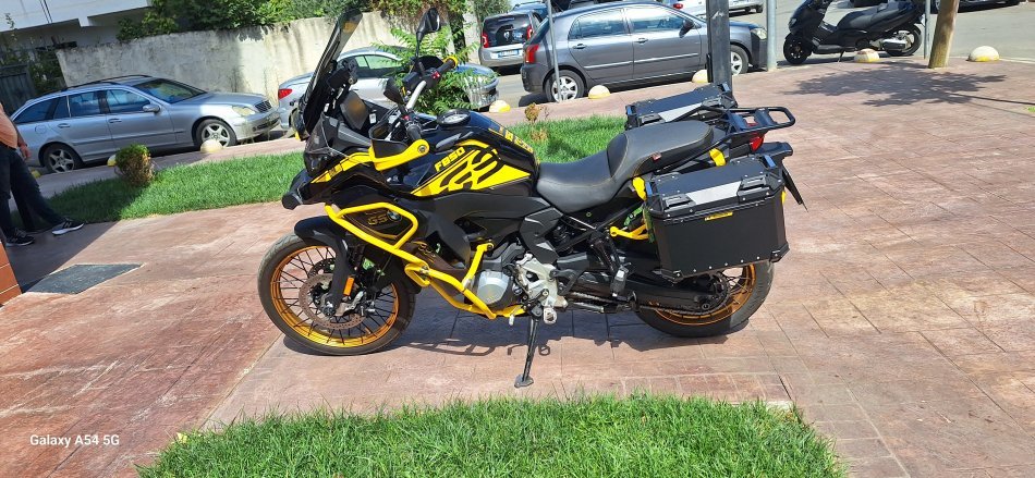 Tirane, shes Enduro BMW - GS 850 Adventure - Viti 2021 , e zeze 32.000 km 15.700 €