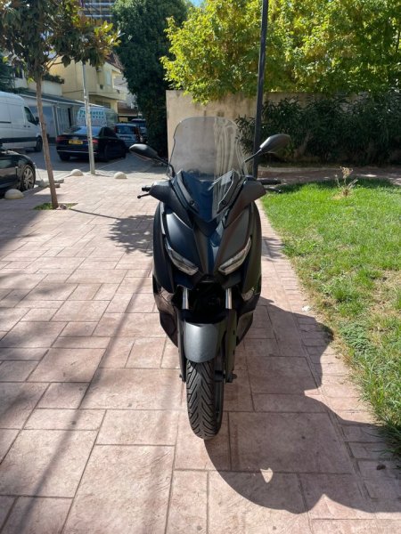 Tirane, shitet Scooter Yamaha IRON X-Max 300 cc - Viti 2019 , e zeze 29.800 km 5.700 €