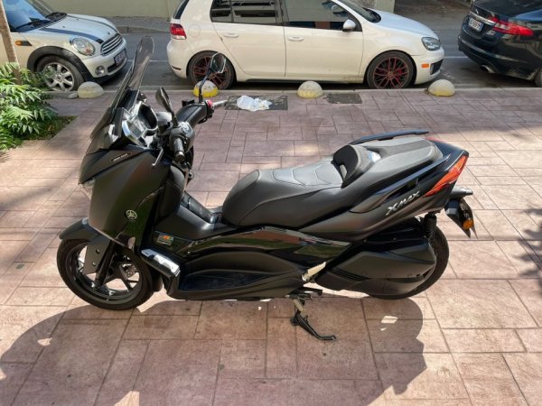 Tirane, shitet Scooter Yamaha IRON X-Max 300 cc - Viti 2019 , e zeze 29.800 km 5.700 €
