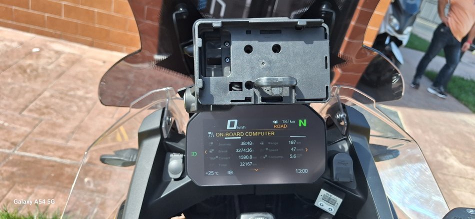 Tirane, shes Enduro BMW - GS 850 Adventure - Viti 2021 , e zeze 32.000 km 15.700 €