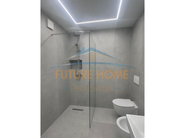 Tirane, jepet me qera apartament 1+1+Ballkon Kati 5, 68 m² 650 € (Rruga Hoxha Tahsim)