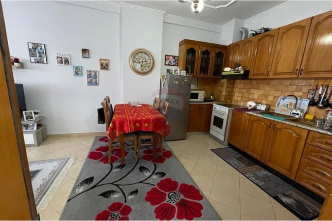 Tirane, shitet apartament 1+1+Aneks+Ballkon Kati 5, 80 m² 105.000 € (Don Bosko)