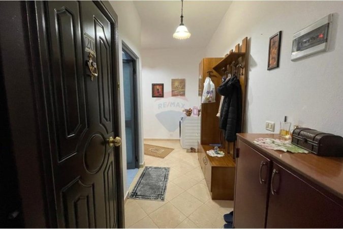 Tirane, shitet apartament 1+1+Aneks+Ballkon Kati 5, 80 m² 105.000 € (Don Bosko)