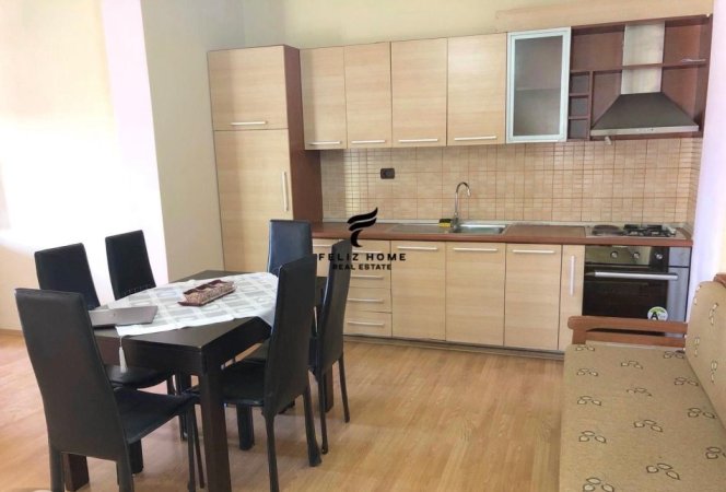 Tirane, jepet me qera apartament 2+1+Ballkon Kati 5, 105 m² 370 € (RRUGA JORDAN MISJA)