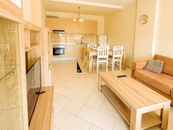 Tirane, jepet me qera apartament 2+1+Ballkon Kati 6, 76 m² 650 € (RRUGA E KAVAJES)