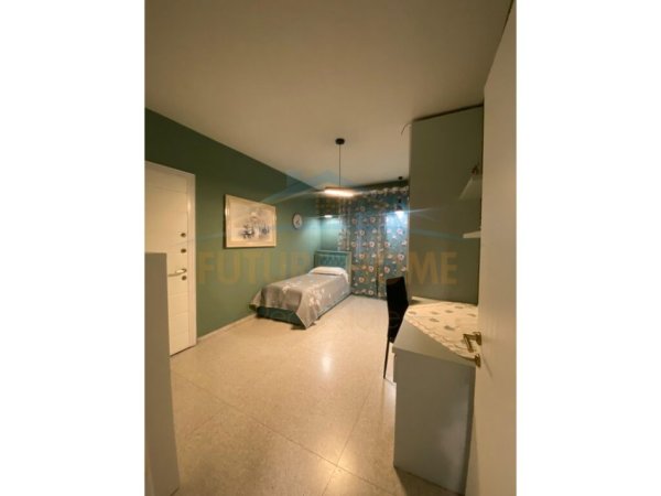 Tirane, jepet me qera apartament 2+1 Kati 1, 100 m² 800 € (Rruga e Dibres)