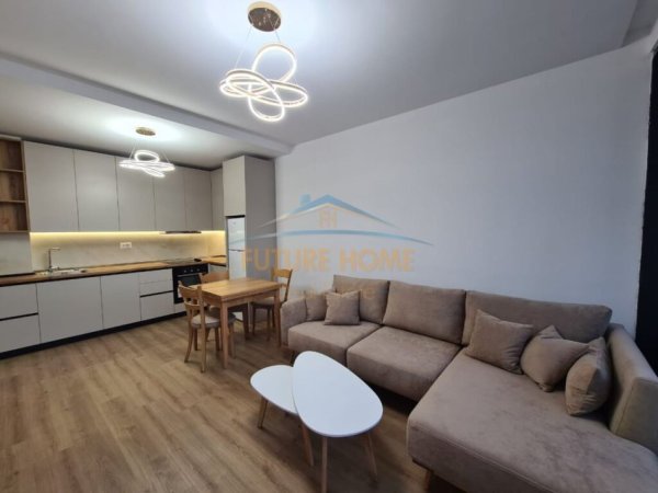 Tirane, jepet me qera apartament 1+1 Kati 3, 67 m² 1.000 € (Lake View)