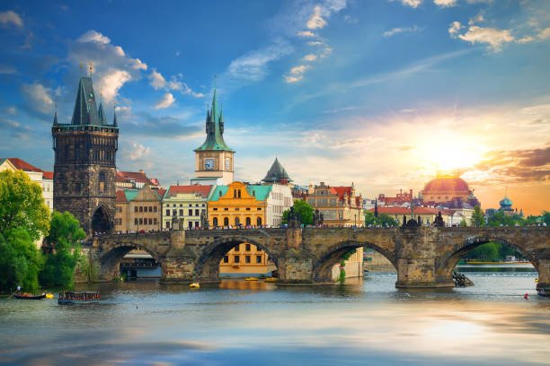 Tirane, oferte City-tour | Vizita qytetesh Pragë 4 Ditë me Guidë