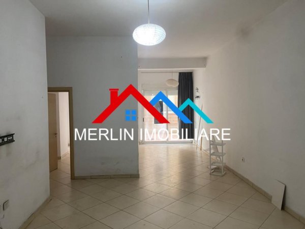 Tirane, jepet me qera apartament 1+1 Kati 0, 110 m² 400 € (Kodra e diellit)