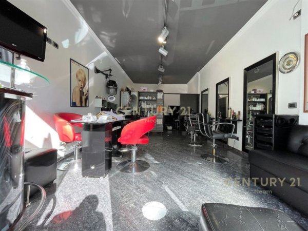 Tirane, shitet ambjent biznesi Kati 0, 38 m² 210.000 € (Qender Neom102323)