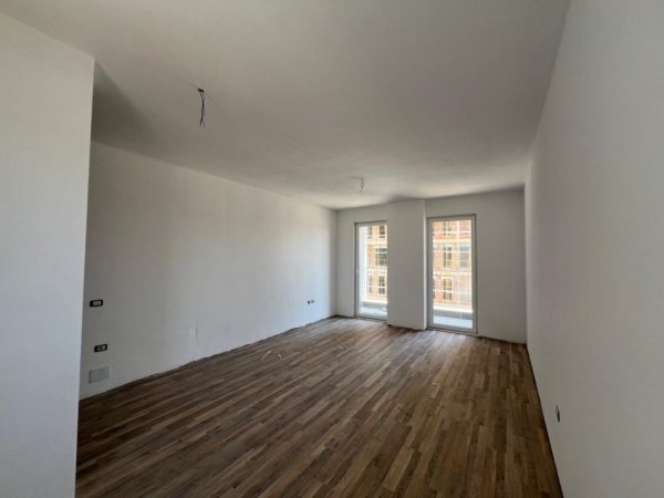 Tirane, shitet apartament 2+1+Ballkon Kati 2, 125 m² 119.520 € (Univers City)