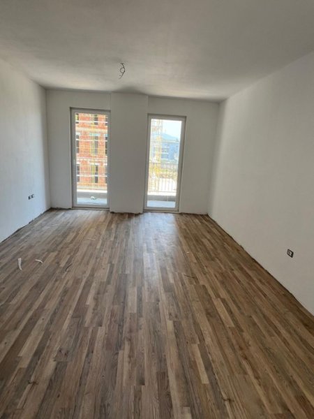 Tirane, shitet apartament 2+1+Ballkon Kati 2, 125 m² 119.520 € (Univers City)