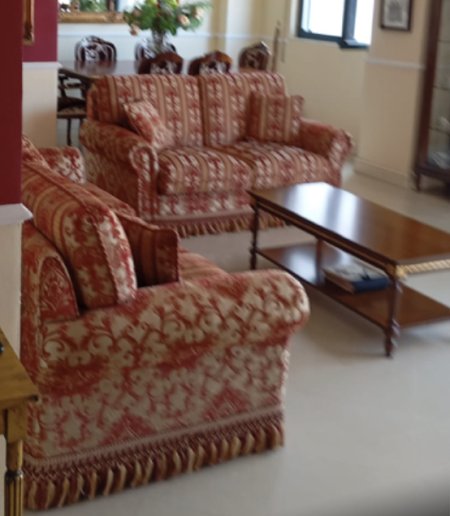 Tirane, shes 2 Divane Angleze (3 + 2 vendesh) + Set tavolinash druri   5.900 €