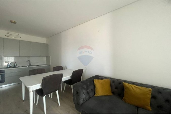 Tirane, jepet me qera apartament 2+1 , 130 m² 650 € (Rruga e Kavajes)
